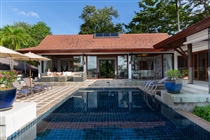 Infinity View -  Pool lounging area